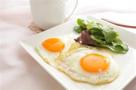 How to Make Perfect Sunny Side Up Eggs (2024)