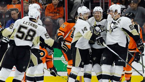 Penguins top Flyers in important playoff-chase game