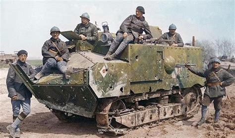 French Schneider tank crew prior to the nivelle offensive 1917 : r ...