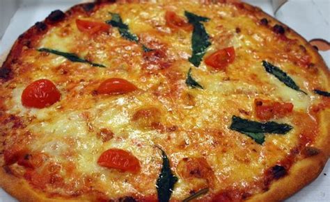 11 Inch Pizza, Melbourne - Central Business District - Restaurant Reviews, Phone Number & Photos ...