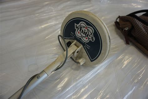 WHITES COINMASTER SERIES 2 METAL DETECTOR - Big Valley Auction