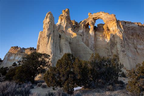 Grosvenor Arch Trail - Grand Staircase-Escalante - Free Roaming Hiker