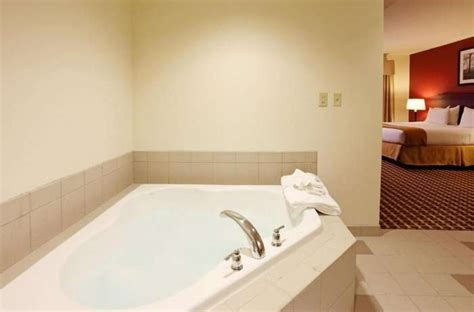 25 Ohio Hotels With Hot Tub in Room and Jacuzzi Suites