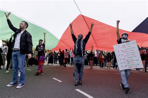 Photos: Tens of thousands march in Washington, D.C. to call for Gaza ...