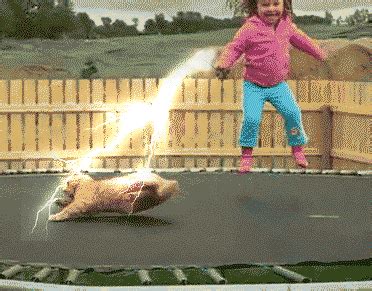 20 Weird GIFs That Belong in Another Dimension Falling Skies, Ugly To Pretty, Weird Gif ...