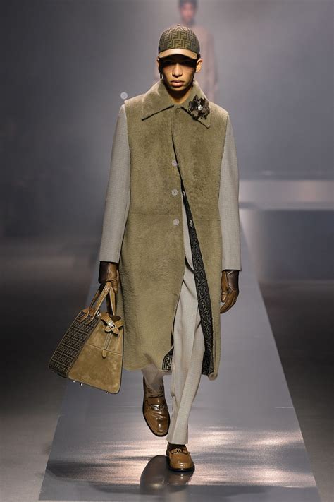 Fendi Menswear AW23: Comforting Elegance GUAP | atelier-yuwa.ciao.jp