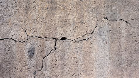 Why Does Concrete Crack? | EasyMix Concrete UK Ltd