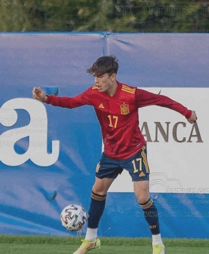 Alejandro Garnacho in Spanish jersey | Athletic men, Argentina team, Jersey