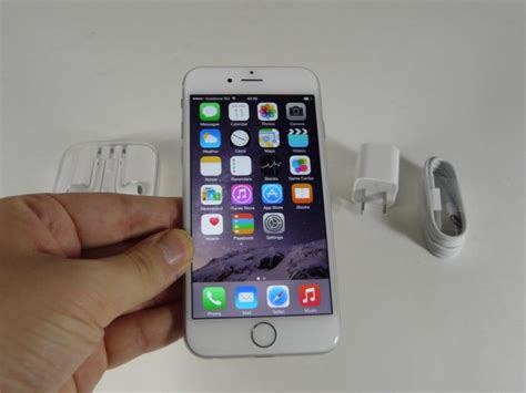 iPhone 6 Unboxing: Smaller Flagship, Bigger Expectations (Video ...