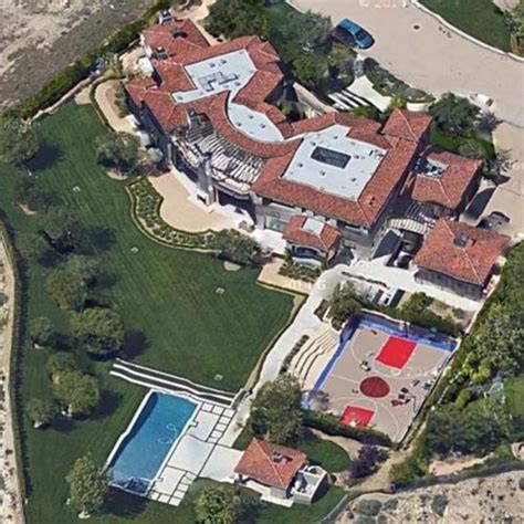 Kourtney Kardashian's House in Calabasas, CA (Google Maps) (#4)