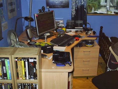 My Desk Setup, After | The new L-shaped desk, fully built. A… | Flickr