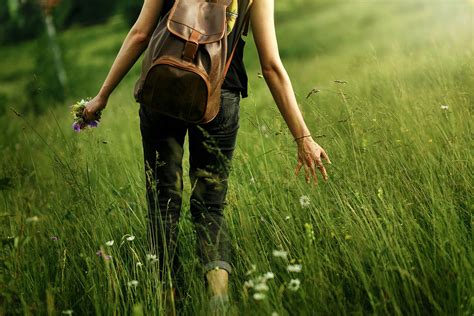 6 Ways to Enjoy Mindful Walking