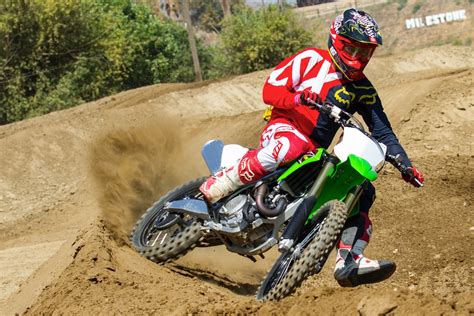 2019 Kawasaki KX450 Review (17 Fast Facts)