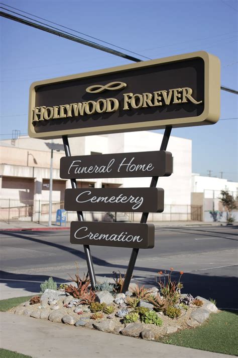 Hollywood Forever Cemetery: Gifts, Glamour & Ghosts - Roadtrippers