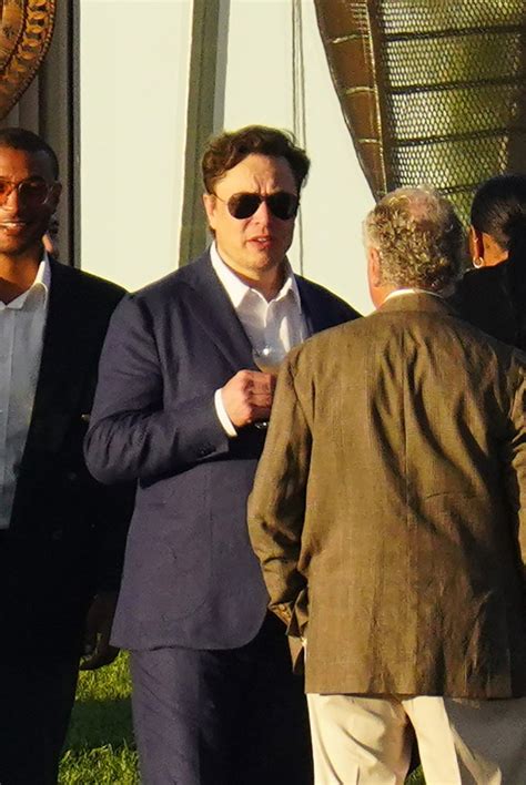 Elon Musk: Photos Of The Famous CEO – Hollywood Life