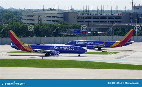 Southwest Airlines Plane Landing Editorial Photo - Image of plane ...