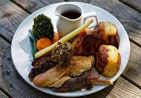 Sunday Roast is a British traditional Sunday dinner | Secret Food Tours