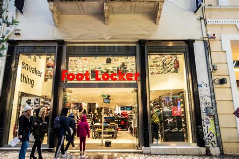 Foot Locker Stock Price Weakness Prompts Shares Accumulation (NYSE:FL ...