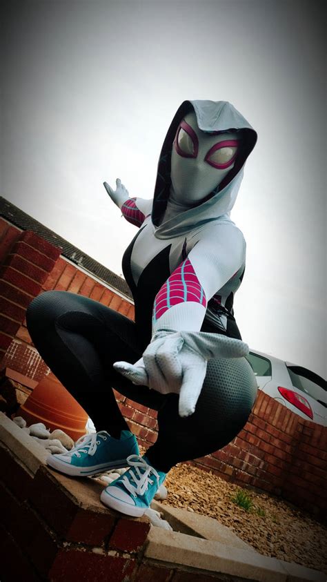 [Cosplay] Spider Gwen by SnakeQueenMedusa on DeviantArt