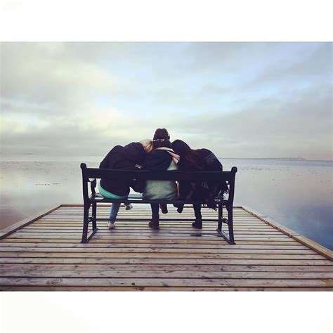 bench, love, people, water, chair, friends, friendship, girls | Piqsels
