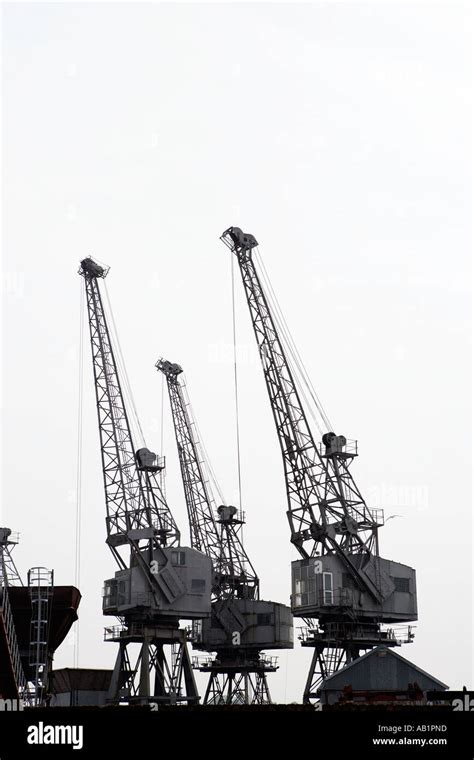 Southampton Dock Cranes Stock Photo - Alamy