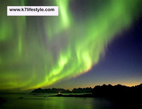 Aurora:What causes the aurora borealis or northern lights? | K7 kitchens