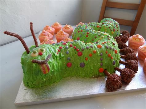 Adventures in Cake: Caterpillar birthday cake