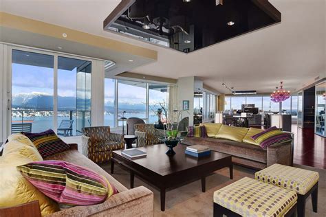 Beautiful Apartment with Amazing Views in Vancouver, Canada