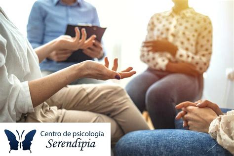 Etnocentrismo en Psicología: Definiciones, Ejemplos y Cómo Combatir los Sesgos – Centro Serendipia