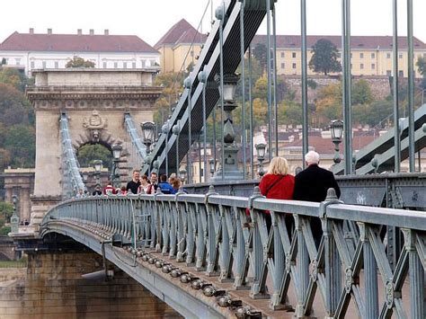 Chain Bridge - Practical information, photos and videos - Budapest, Hungary