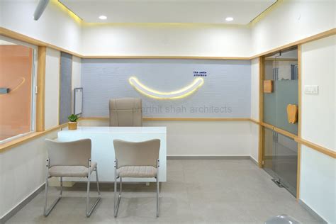 small dental clinic interior design | prarthit shah architects