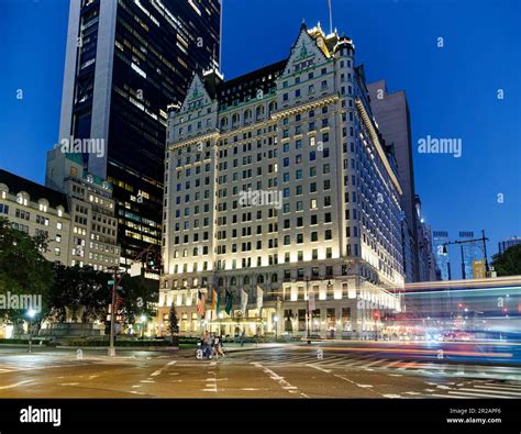 Plaza hotel new york exterior hi-res stock photography and images - Alamy