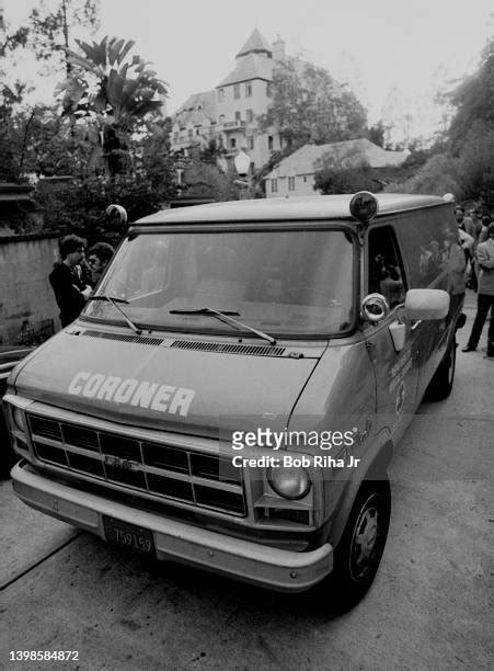 Los Angeles Coroner Photos and Premium High Res Pictures - Getty Images