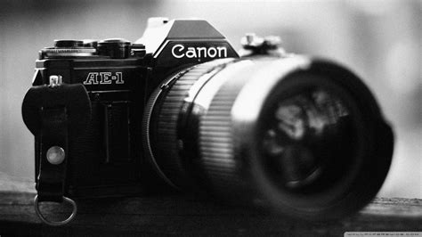 canon_camera_DSLR | White camera, Black and white photography, Vintage cameras