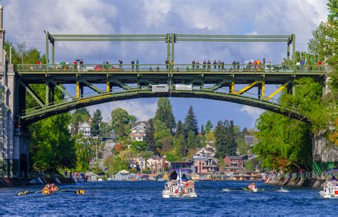 University of Washington Rowing - Official Website of Husky Crew