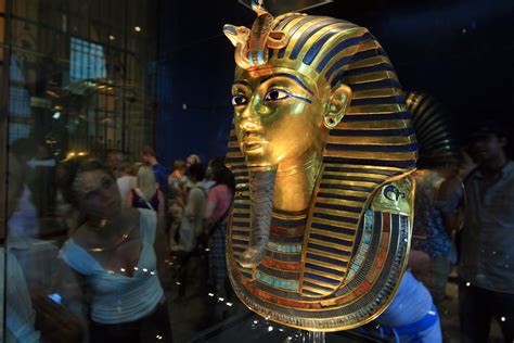 Museum Officials Accused of Mishandling King Tut’s Mask