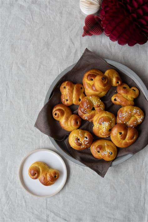 Lussekatter - Lucia Saffron Buns - Nordic Kitchen stories