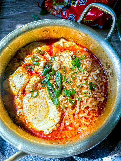 Soondubu Ramyeon (Instant Ramyeon With Soft Tofu) - Farah J. Eats