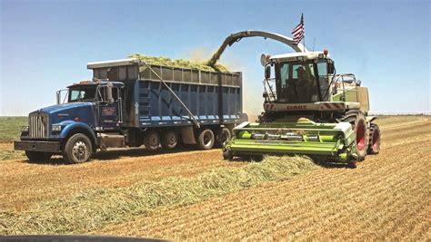 Feature Article: U.S. Custom Harvesters - Harvesting the Crops that Feed the World | Farmers Hot ...