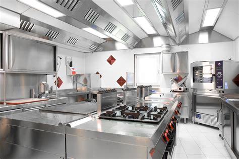 Cucina Ristorante La Stella di Domodossola | Cucina del ristorante, Design della cucina, Idee ...