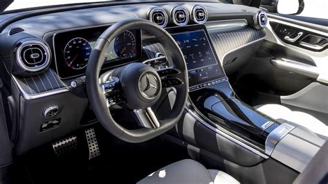 Mercedes-Benz GLC Interior Layout & Technology | Top Gear