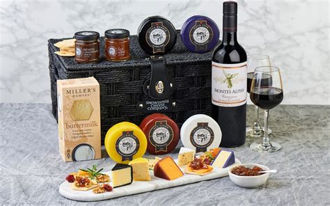 Luxury Cheese & Wine Hamper - Snowdonia Cheese Company