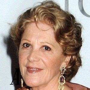 Linda Lavin - Bio, Family, Trivia | Famous Birthdays