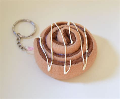 Cinnamon Roll Keychain · The Dark Little BunnY's store · Online Store Powered by Storenvy