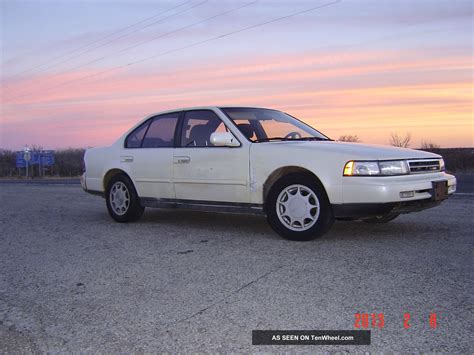 1990 Nissan Maxima Gxe Sedan 4 - Door 3. 0l