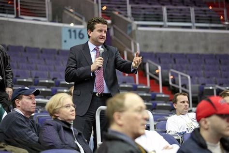 Mike Riordan & Bob Dandridge Pre-Game Chalk Talk Photo Gallery | NBA.com