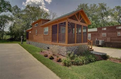 Sixteen of the Best Park Model Cabins for you to Buy Right Now - Log ...