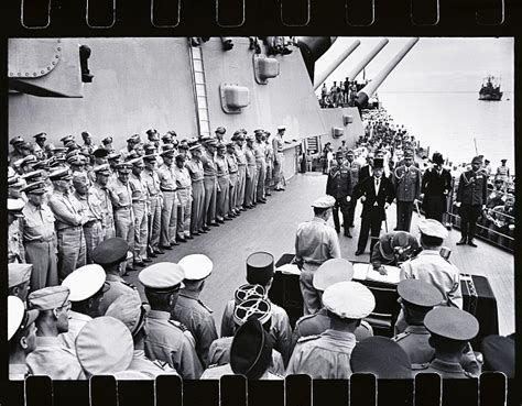 The Japanese surrender on board the U.S.S. Missouri in Tokyo Bay on ...