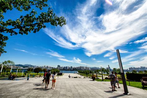 Sky and Clouds and the skyline of Seoul in South Korea image - Free ...