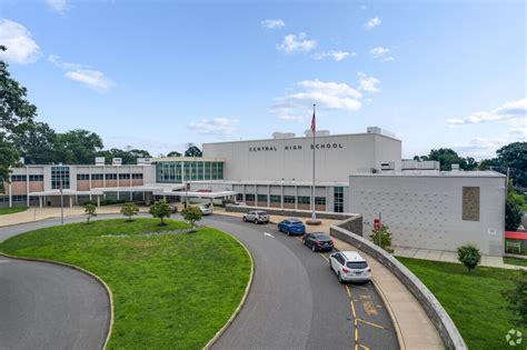 Central High School, Bridgeport CT Rankings & Reviews - Homes.com